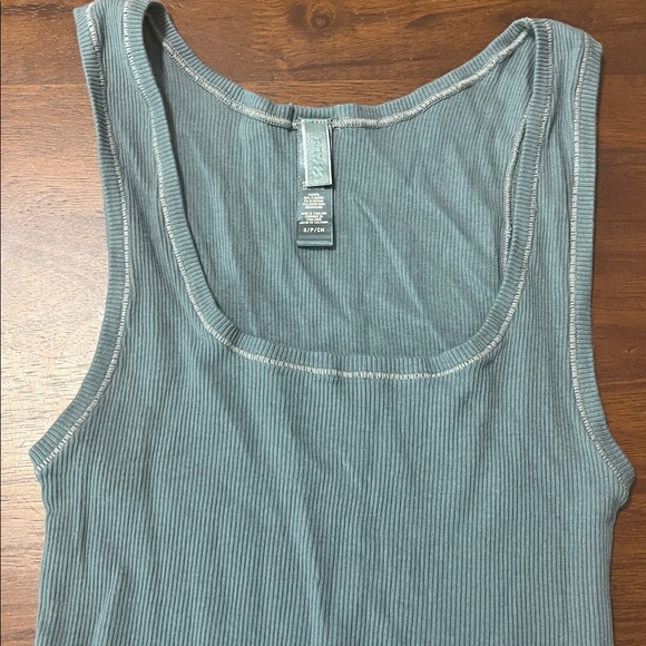 Skims Rib Tank Sz Small - Picture 3 of 6